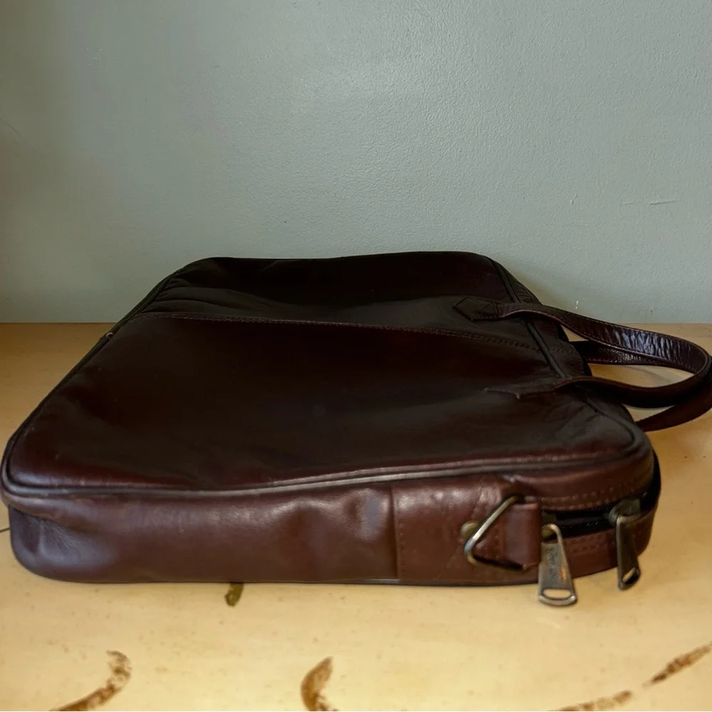 Winn Brown Leather Zip Top Briefcase Bag